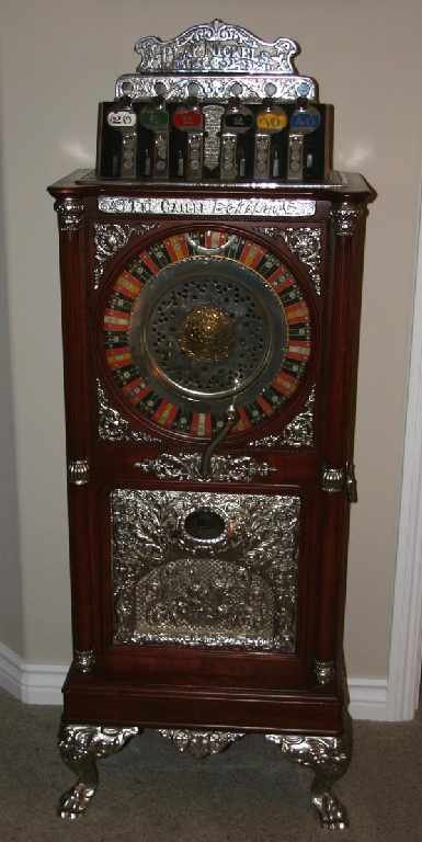 Caille Eclipse Upright Antique Slot Machine