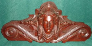 Caryatid-crest