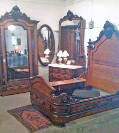 Are You Tempering Your Antique Purchases In This Economic Downturn?