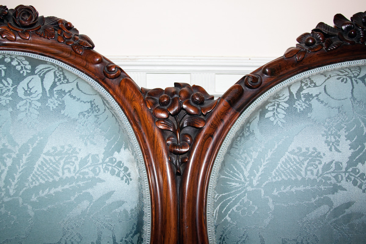 Elijah Galusha Settee Photos